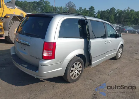 2010 Chrysler Town & Country Touring from USA, damaged, VIN 2A4RR5DX1AR290963